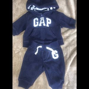 Baby boy Gap sweatsuit